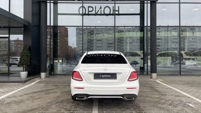 E 200