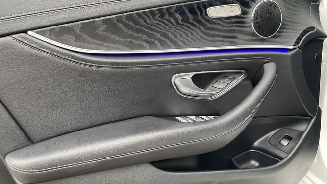 E 200